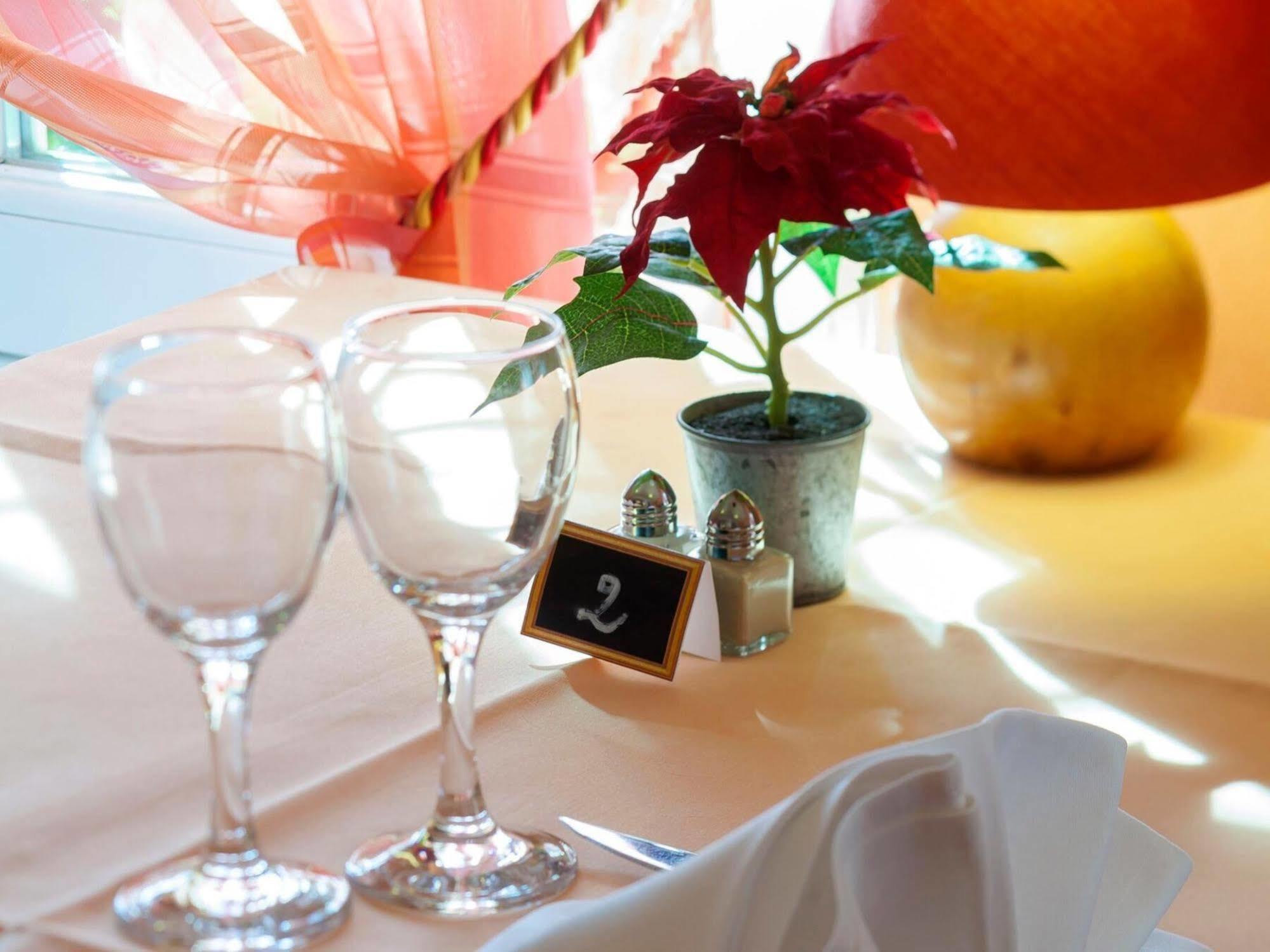 Le Chalet De La Foret Hotel 3 Etoiles Et Restaurant Вьерзон Экстерьер фото