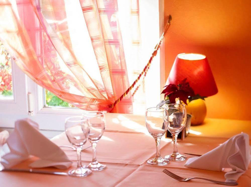 Le Chalet De La Foret Hotel 3 Etoiles Et Restaurant Вьерзон Экстерьер фото